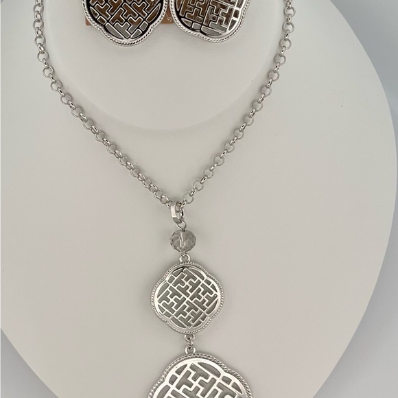 Cracker Barrel Silver Celtic Knot Necklace - Picture 7 of 7